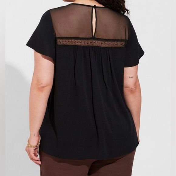 NWOT‎ TORRID Women’s Plus Size Crinkle Gauze Flutter
Sleeve Lace Mix Top Size 3X - Picture 2 of 7